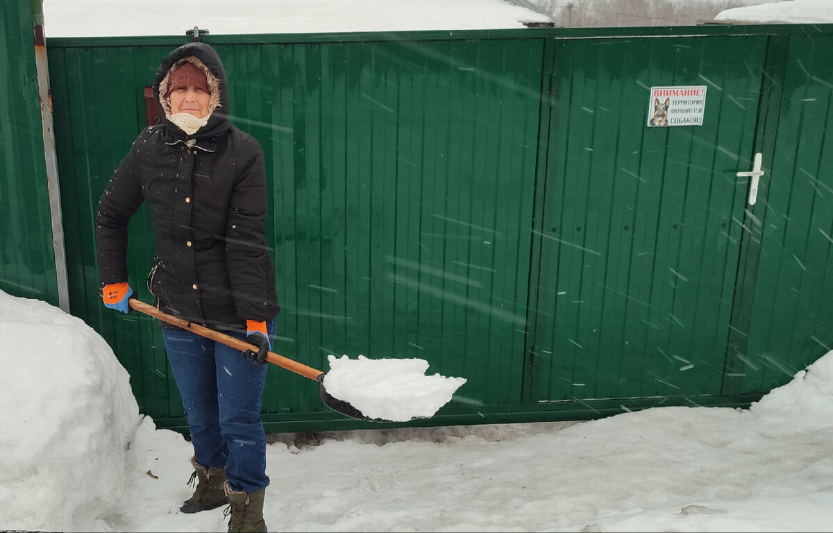 На улице метель с мокрым снегом... 