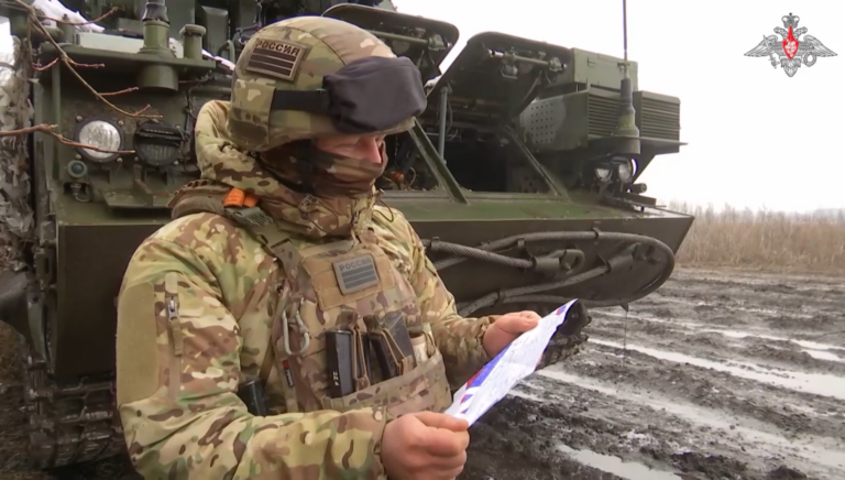    Зенитчик с позывным «Тринадцатый» из зоны СВО передал привет оренбургской школьнице Кристина Просвиркина