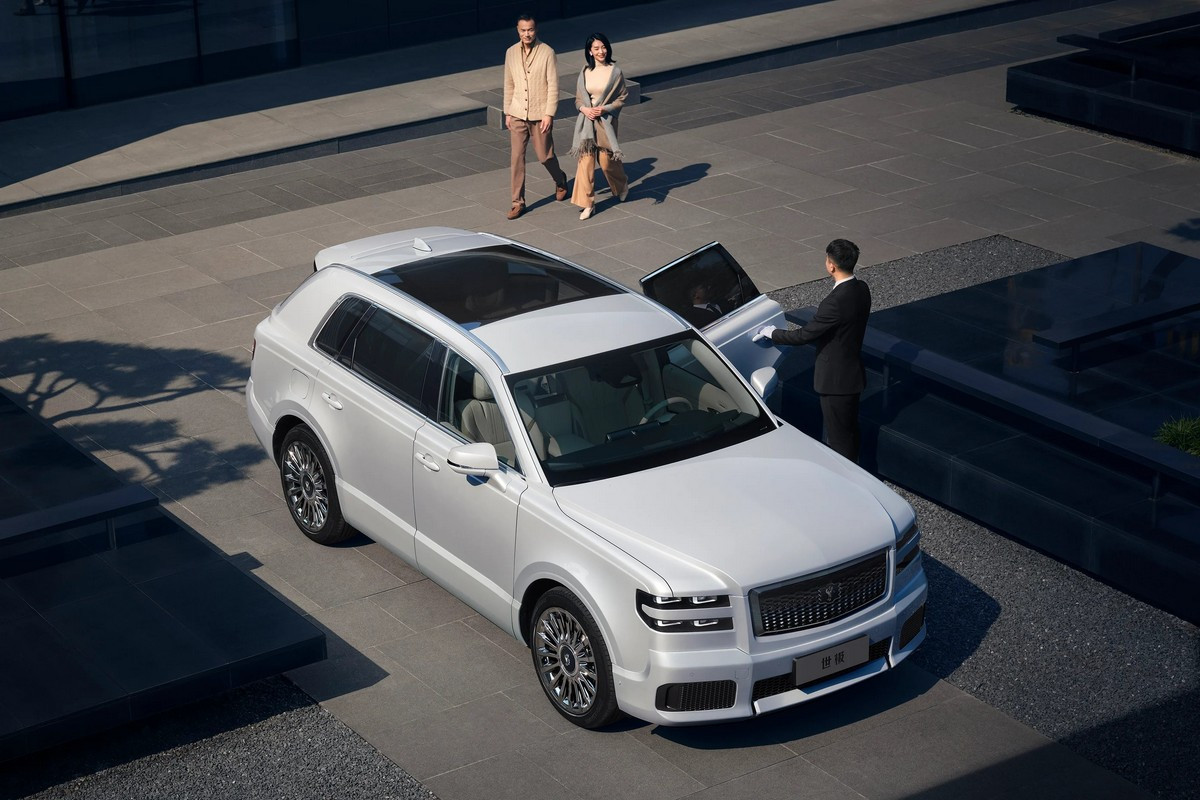 Toyota Century с левым расположением руля 