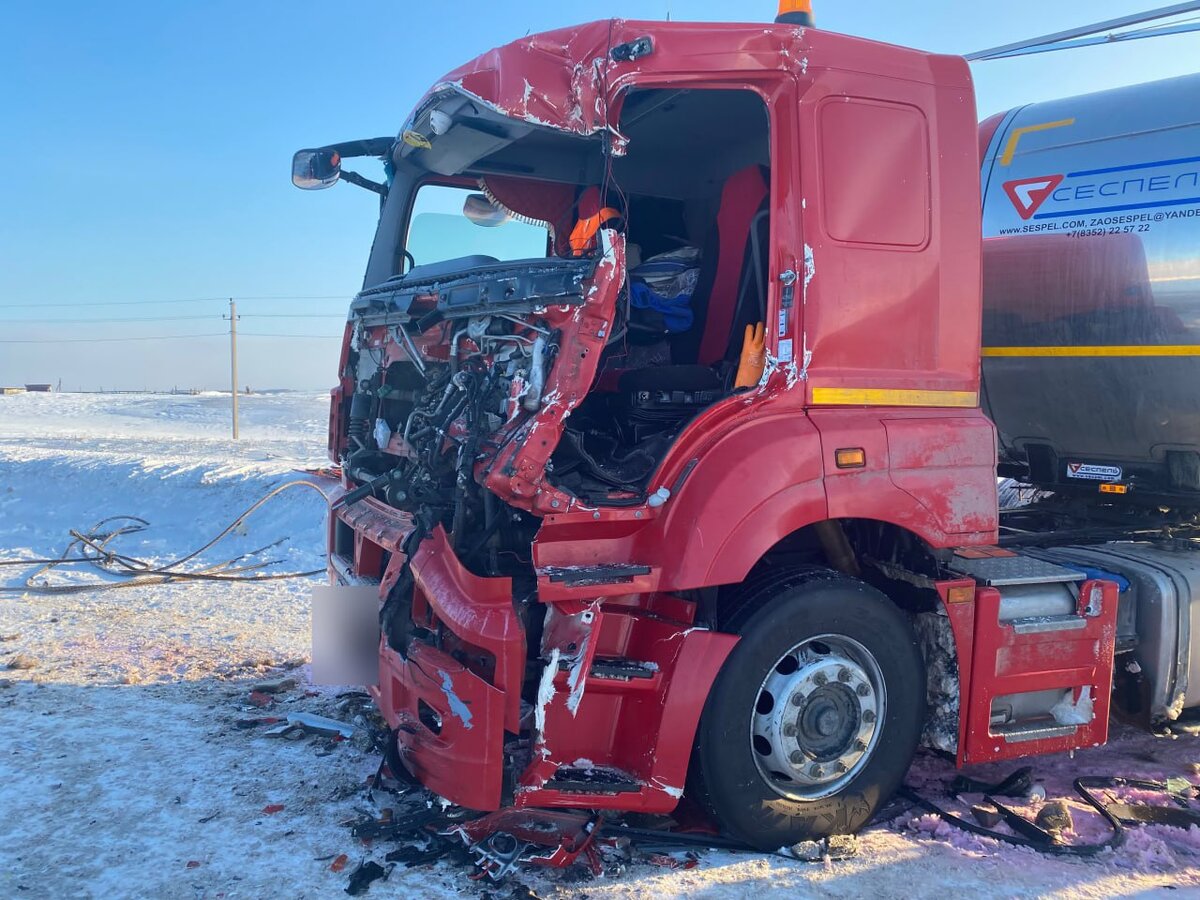    В аварии с двумя «КамАЗами» на автодороге Казань — Оренбург пострадал 40-летний мужчина Кристина Просвиркина