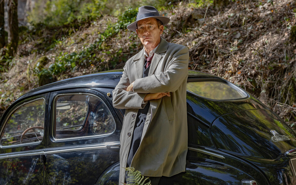 Кадр из сериала «Месье Спейд», реж. Скотт Фрэнк, 2024