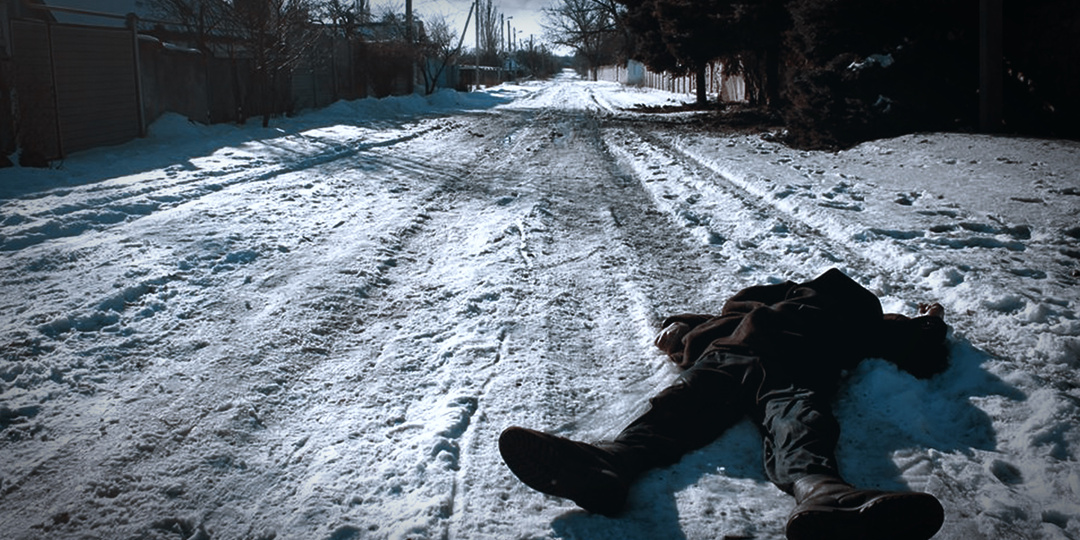 Нашёл ночью пьяного мужика в снегу на морозе. Пришлось помогать, иначе замёрз бы