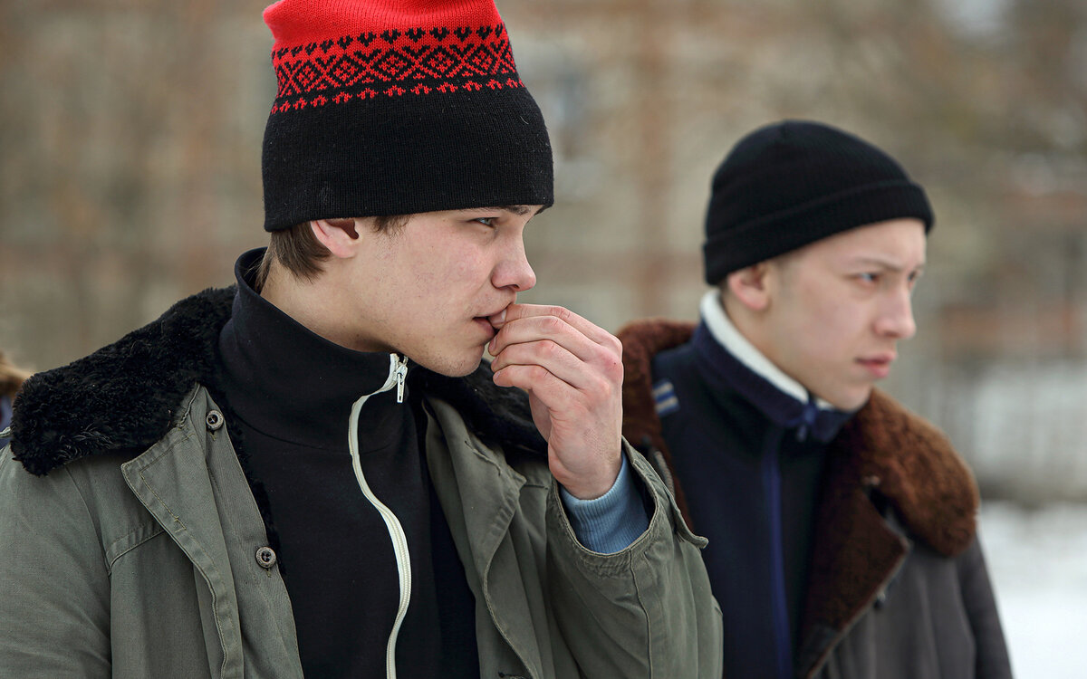 Кадр из сериала «Слово пацана. Кровь на асфальте», реж. Жора Крыжовников, 2023