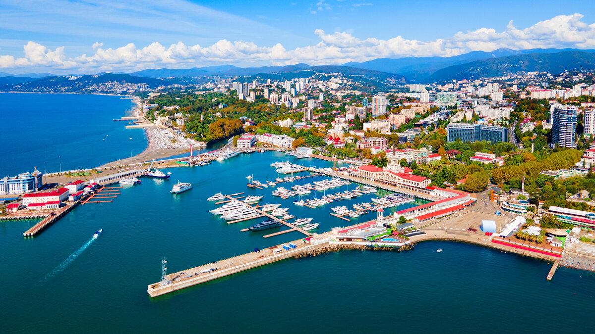 Заблаговременное планирование отпуска — прекрасный способ справиться с зимней хандрой. Плюс сможете сэкономить: многие отели устанавливают более низкие цены на номера, если до даты заезда ещё далеко. Фото: Shutterstock