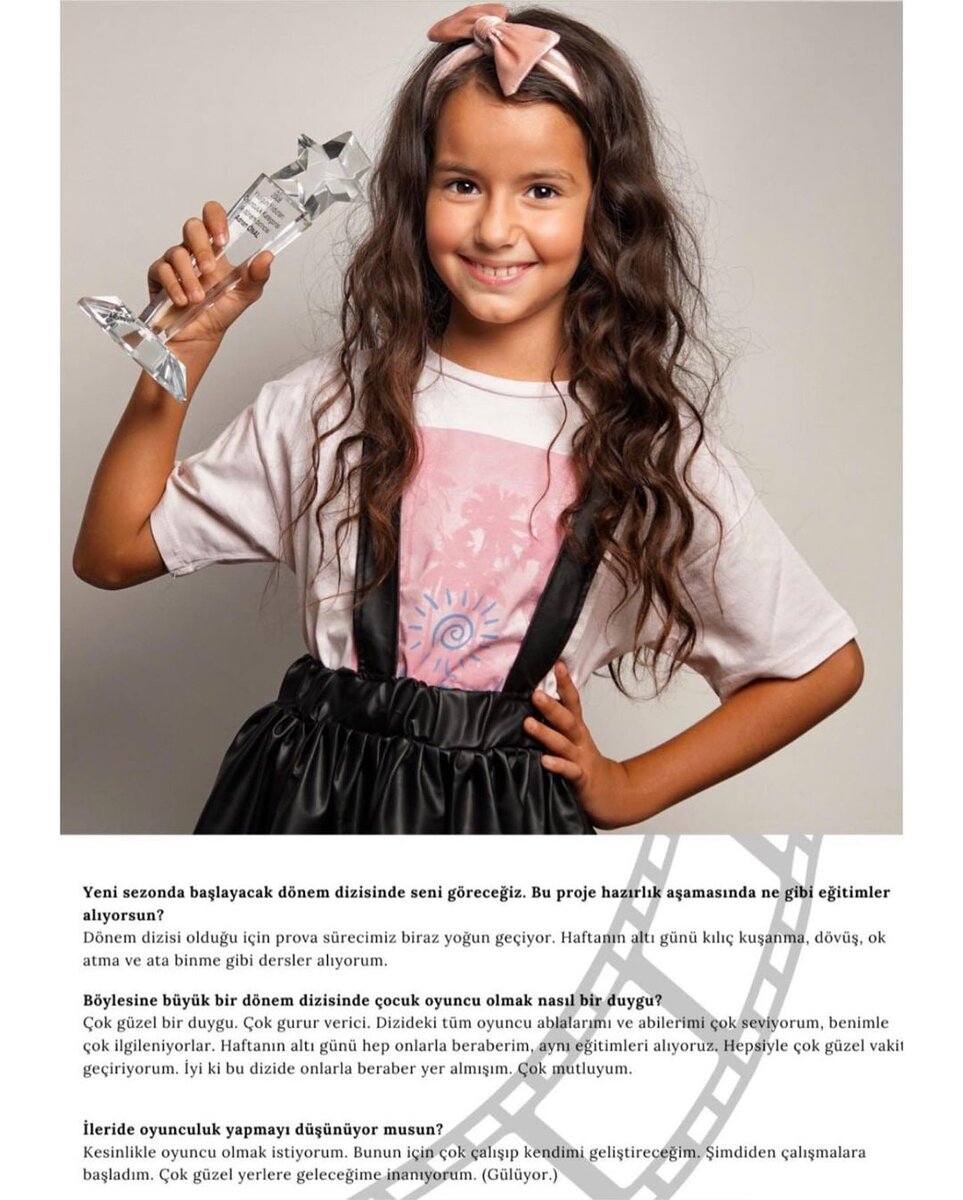 мелкая т. мелкая т. милые девочки. кудрявая девочка. маленькая девочка с бусами.