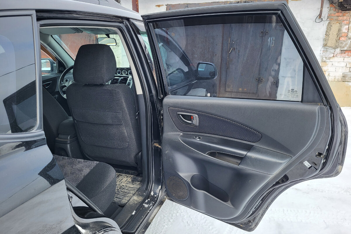 дверь автомобиля