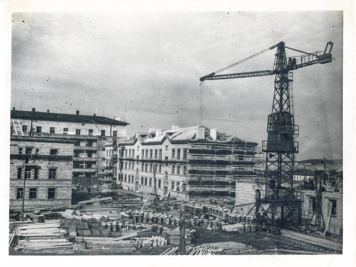 Тагилстрой. Строительство квартала 30а. 1950 г.