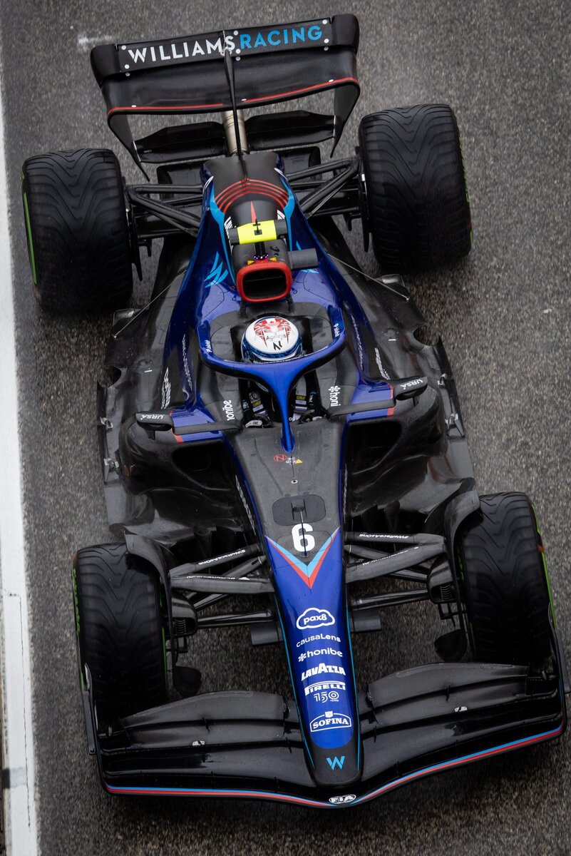 Прошлогодняя попытка Williams удалить краску с машины