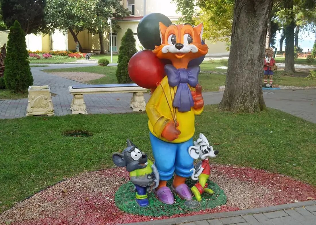 сказочные дома. козельск калужская область вихляндия. сказочный парк вихляндия в козельске. русское подворье кремль в измайлово. город сказок отзывы.