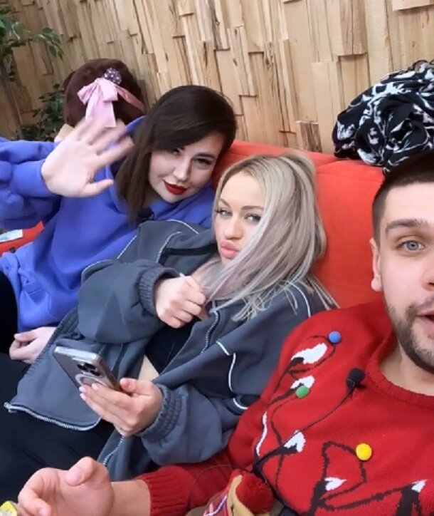 Саша Черно, Элина Рахимова, Дима Мещеряков (фото из Telegram)