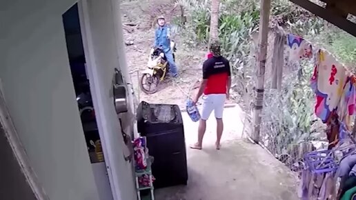 Подсматривал ли. Девушки в поездах дальнего следования. Девушки подглядывание. Подсматривал ли. Подсматривание в окна.