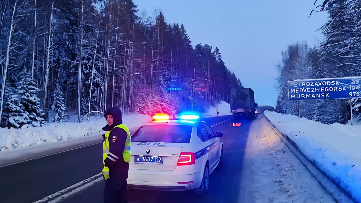     На помощь к водителю пришли полицейские, об этом сообщили в пресс-службе МВД РК.