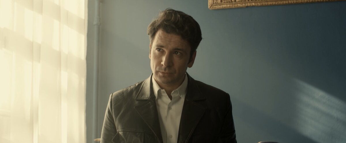 Антон Хабаров. Кадр из сериала "Страх над Невой".