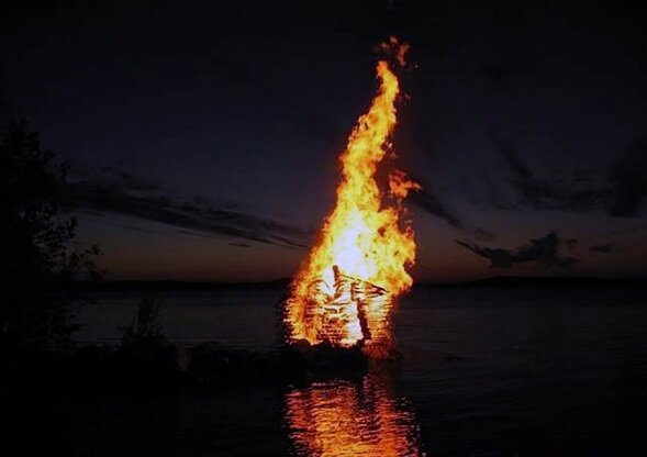 Первоначально маяки представляли собой не что иное, как просто огромные костры