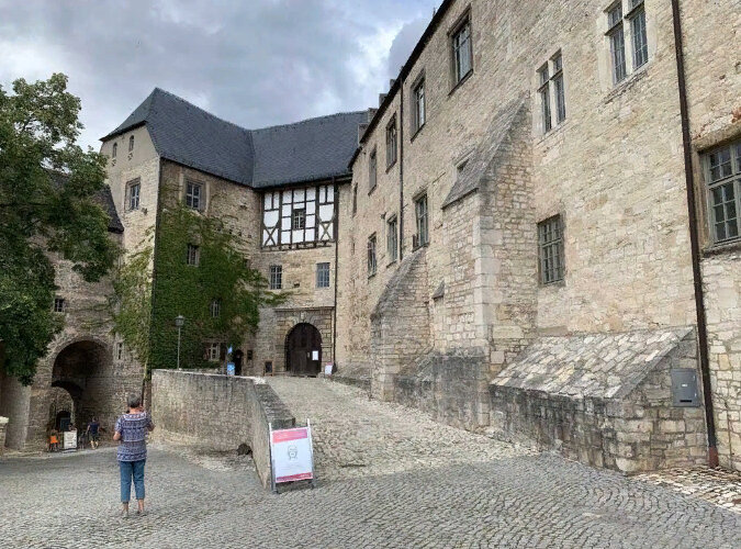 Замок Нойенбург, высоко над Фрайбургом