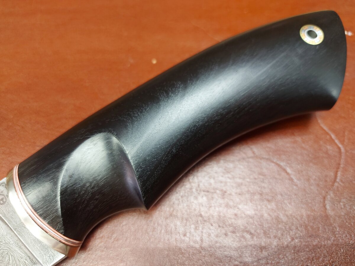 Чёрный граб, мозаичный пин под темляк.