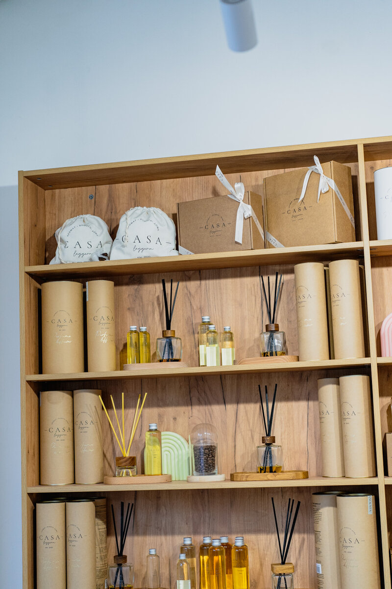 За время своего существования мы сохранили безупречную репутацию и получили десятки тысяч восторженных отзывов от довольных клиентов. 
 Как так получилось? — Мы имеем четкое позиционирование и миссию бренда, которым придерживаемся с первого дня. Нам важно, чтобы абсолютно каждый покупатель продукции Casa Leggera захотел вернуться вновь и получил максимум положительных эмоций. Именно поэтому мы ведем строжайший контроль качества на производстве, используем только высококачественные и натуральные материалы, уделяем внимание каждой детали продукта, и всегда открыты к диалогу с нашими клиентами.

Как вы относитесь к такому подходу?