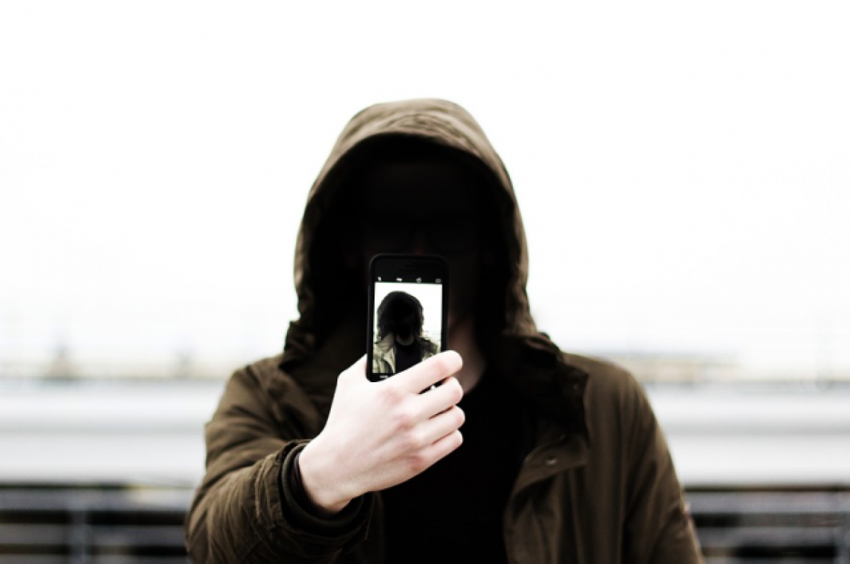    Более 280 тыс руб передала товаровед из Златоуста мошенникам