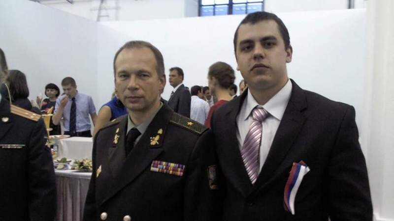    Казус Сырского: бывший свой. Как русский стал воевать против русских
