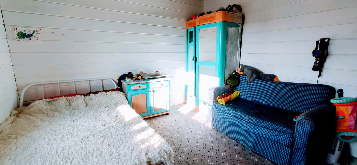 мамы с новорожденными детьми. дочь домашнее. мама дома 18. кухня для детей. молодые мамы.