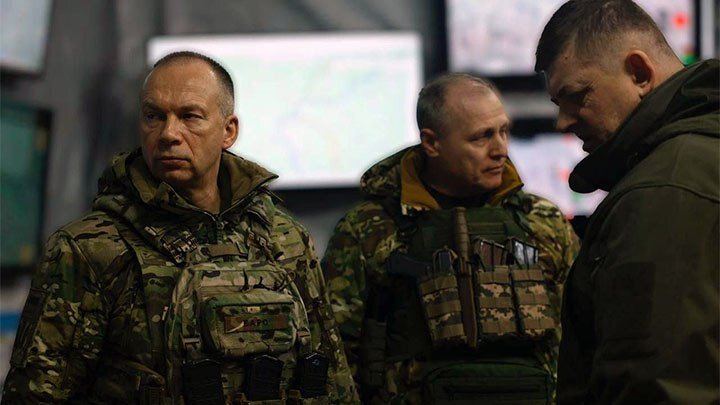 ВМЕСТО ЗАЛУЖНОГО (СПРАВА) ТЕПЕРЬ ВСУ РУКОВОДИТ СЫРСКИЙ (СЛЕВА). УКРАИНЦЫ НЕДОВОЛЬНЫ, НО КТО ИХ СПРШИВАЛ? СКРИНШОТ ТГ-КАНАЛА "ОЛЕКСАНДР СИРСЬКИЙ | ГОЛОВНОКОМАНДУВАЧ ЗСУ"