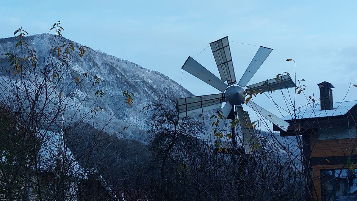 Где она красная. Где она красная. Где она красная. Ансамбль красной площади в москве. Красный цвет.