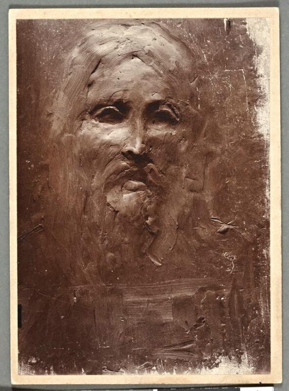 Фотография любительская. Рельеф, выполненный С.И. Мамонтовым в тюрьме. Из собрания Музея-заповедника "Абрамцево"