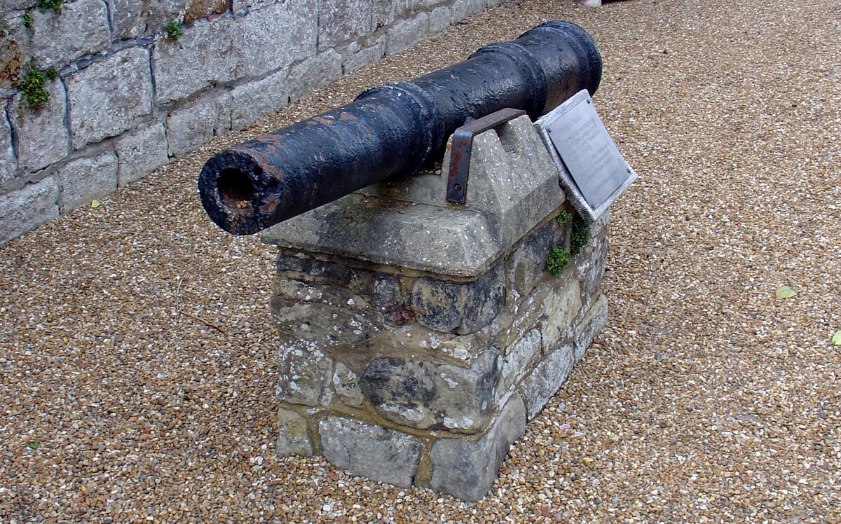 появление огнестрельного оружия. история орудия. первые образцы огнестрельного оружия. история развития пушки. история развития артиллерии в россии.