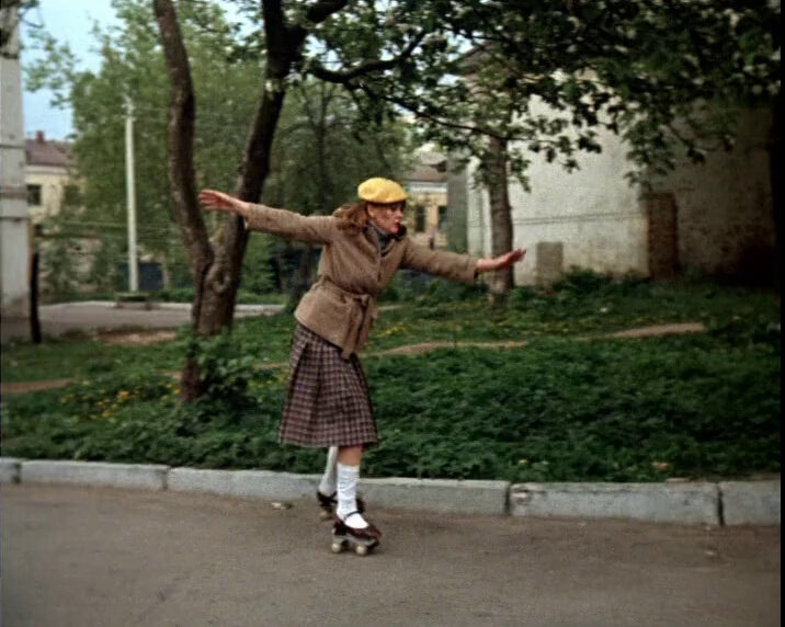 Однажды известному советскому режиссеру Татьяне Лиозновой попалась на глаза повесть о провинциальной девушке, которая приехала в Москву поступать в театральный вуз.-4