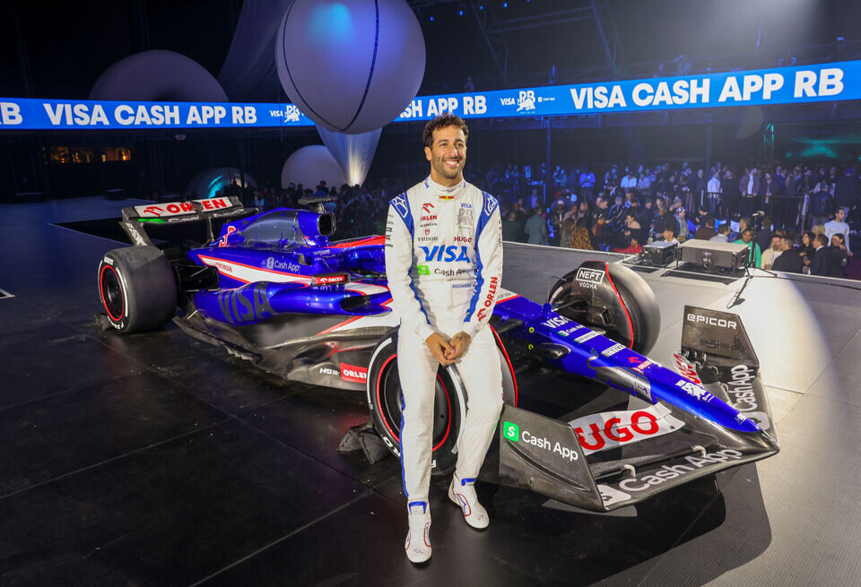 Red bull racing f1 team. Red bull rb15. Red bull racing f1 team. Red bull f1 logo. Red bull racing f1.