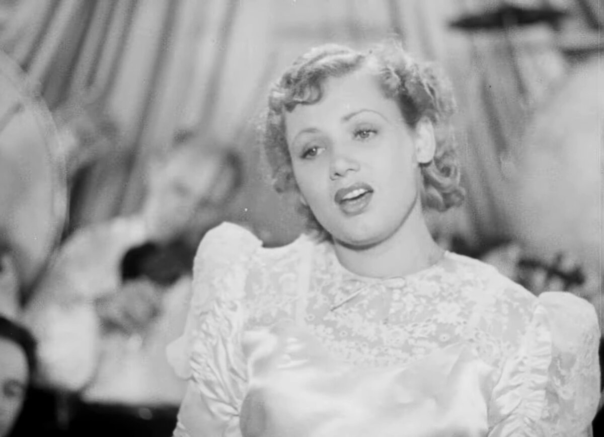 Кадр из кинофильма "Моя любовь", 1940 г., режиссер Владимир Корш-Саблин, сценарист  Иосиф Прут, композитор Исаак Дунаевский (скриншот) 