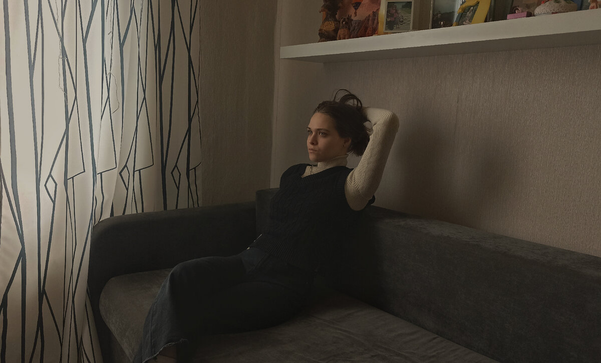 Тут уже комбинация водолазки(бежевой) с жилетом. Также немного из разряда эстетики. 