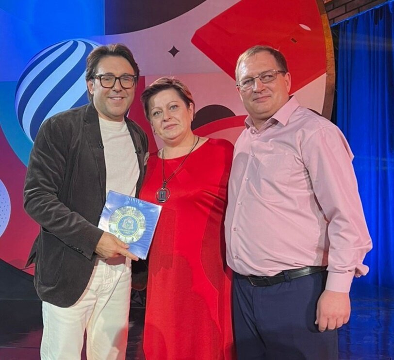 A few a little правило. Celebrity big brother кортни экт. Andrew wk cat. берт маклин. эндрю кололевкая семья.