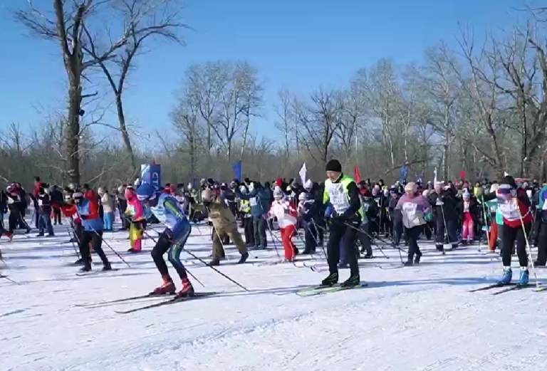    Денис Паслер: Тысячи оренбуржцев участвовали во Всероссийской гонке «Лыжня России» Кристина Просвиркина