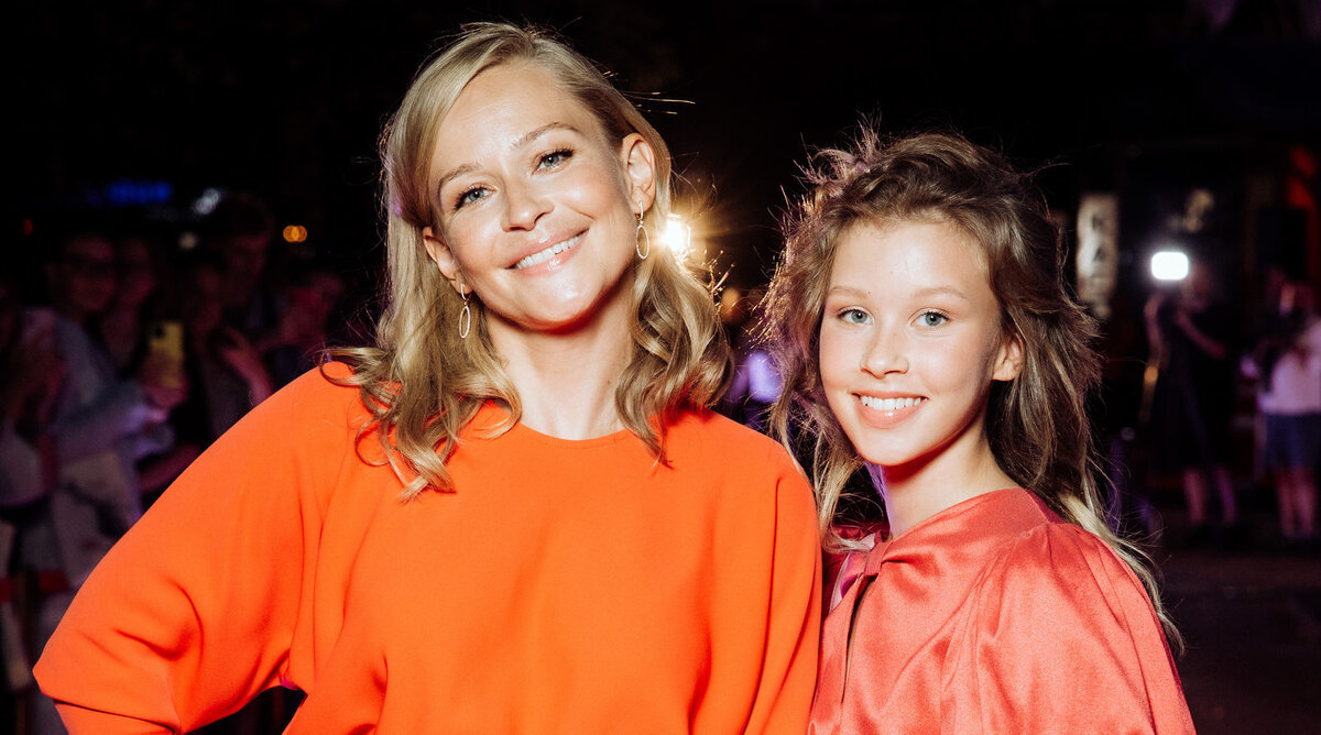 kino-teatr.ru (Юлия Пересильд с дочкой Анной)