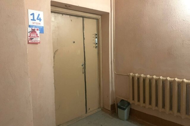    Двери в квартиру супругов Сырских наглухо закрыты, жизни за ними нет. Фото: АиФ-Владимир/ Яна Аджиева