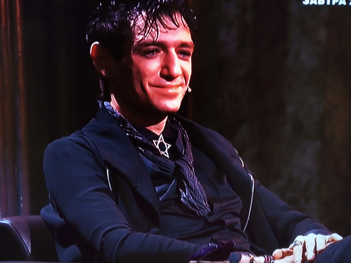 Александр Шепс улыбается, но....