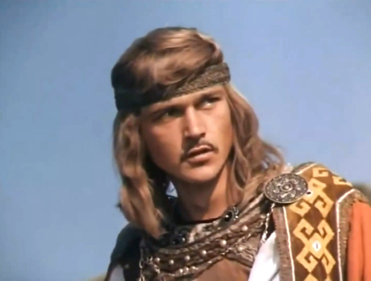 Кадр из кинофильма "Сказание о храбром витязе Фэт-Фрумосе", 1977 г., режиссер Влад Иовицэ, Николай Исинеску, сценаристы Николае Есиненку, Владимир Иовицэ, композитор Евгений Дога (скриншот)