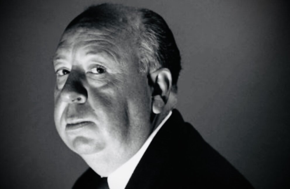 Альфред Джозеф Хичкок (13.08.1899-29.04.1980 гг.) - британский и американский кинорежиссер, продюсер и сценарист.