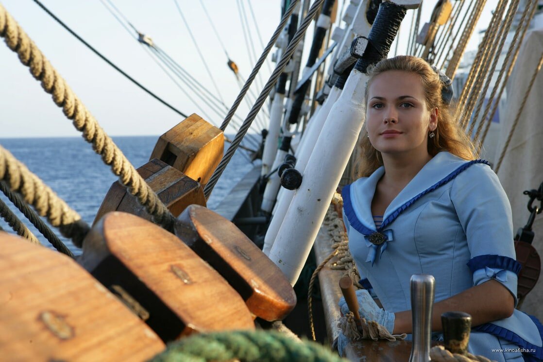 Девушка на корабле