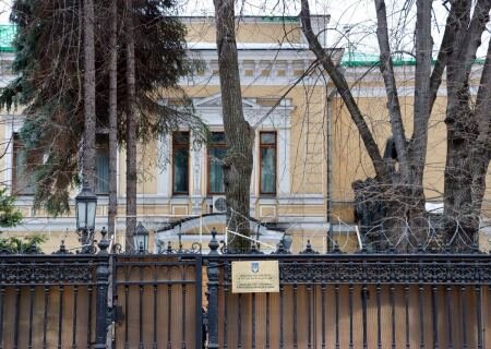    Россия ответила: Москва расторгла договоры аренды на участки, предоставленные для посольства Украины