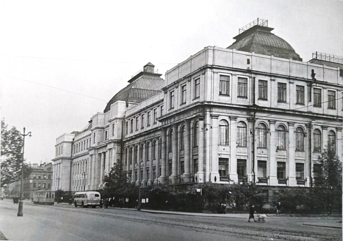 1951-1960гг. Средний проспект ВО, д.74 Фото с сайта pastvu.com