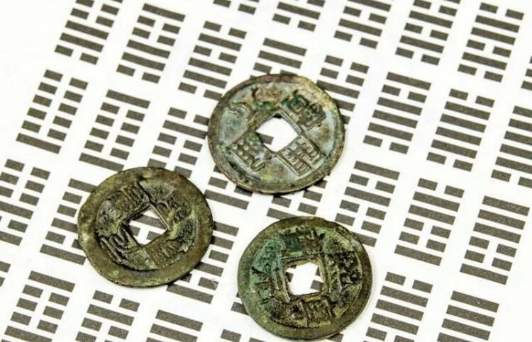 Монеты и гексаграммы для предсказаний