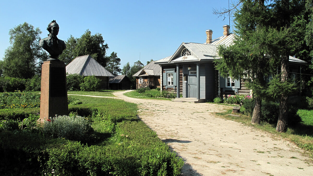 Бюст А. В. Суворова в Суворовском (фото из интернета; здесь как иллюстрация)