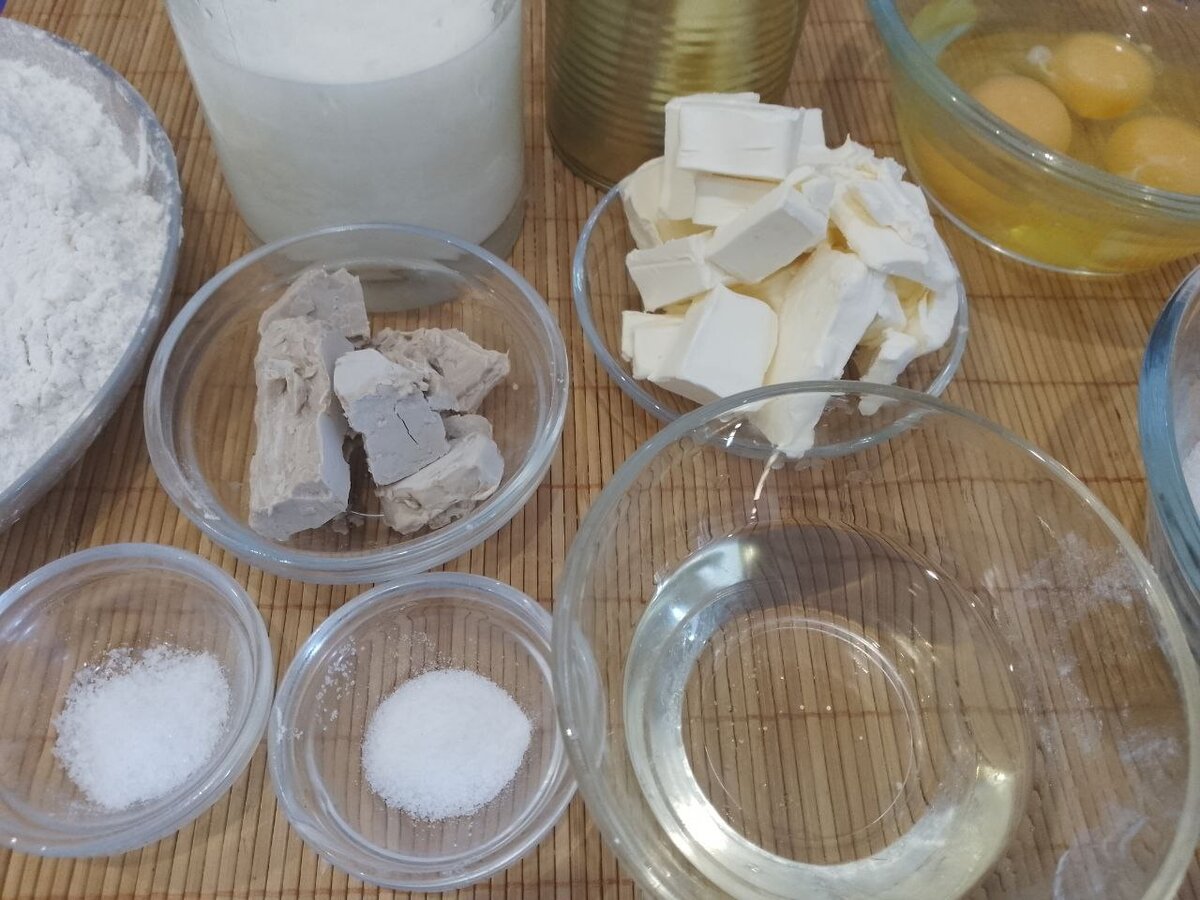 Ингредиенты для приготовления рогаликов