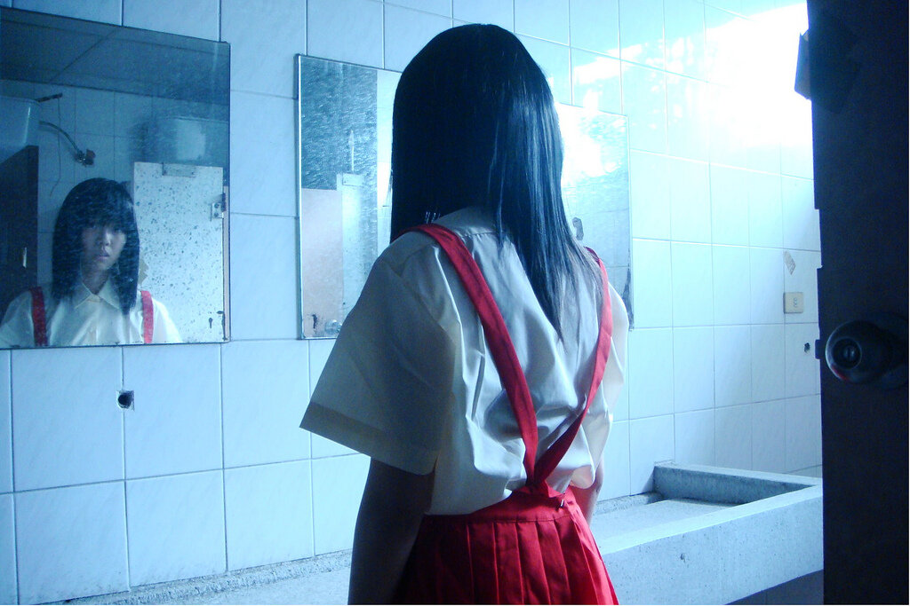 Туалетная Ханако японская Легенда. Туалетная девочка Ханако Сан. Туалетный призрак Ханако Сан.