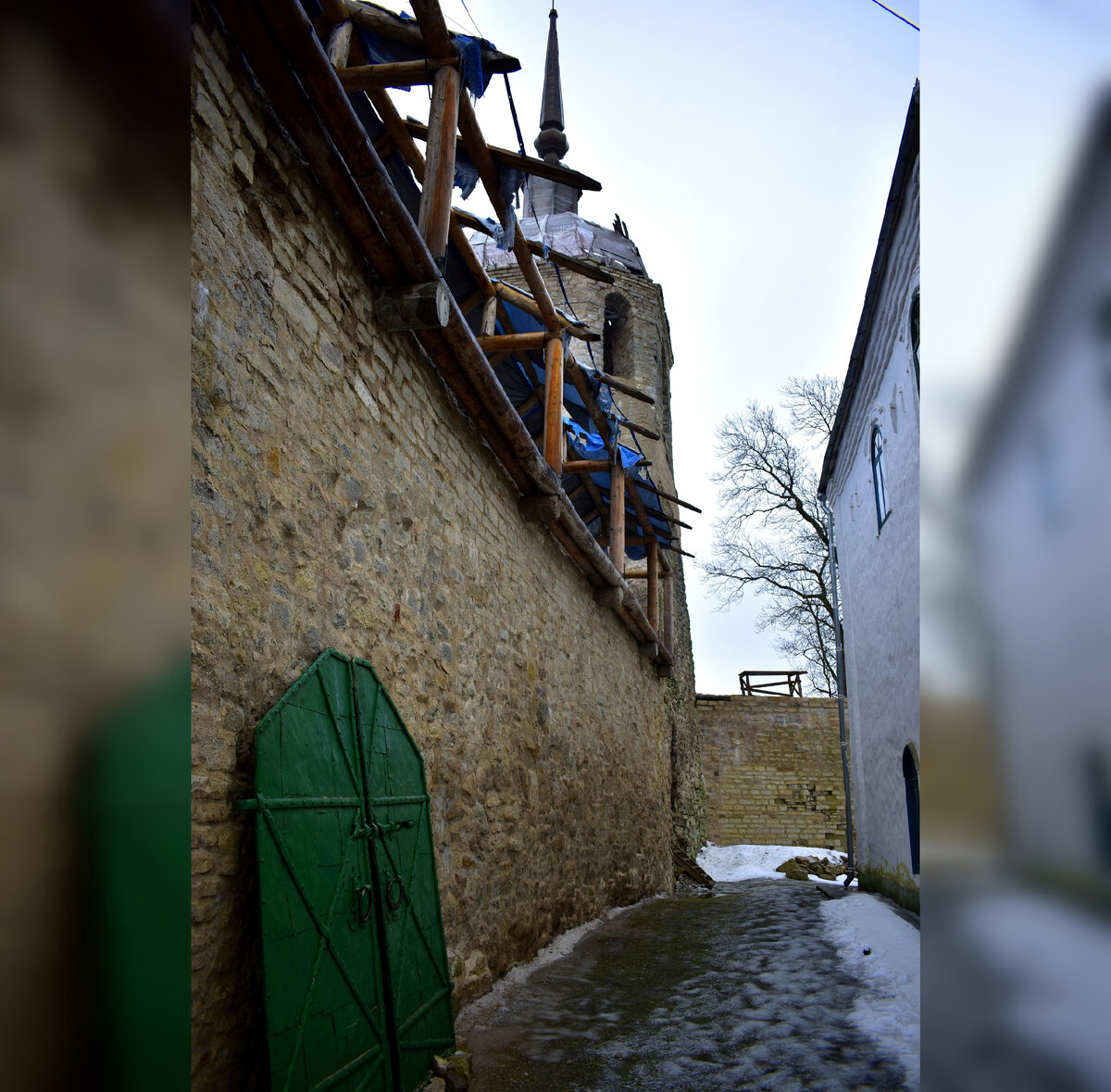 парк чистые пруды москва. где красивее и чище. таблички против мусора. плакат не мусори. плакат против мусора.