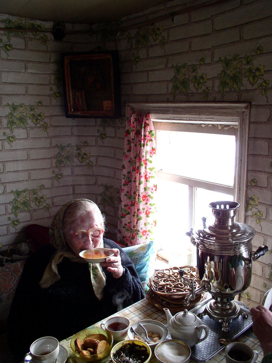 девочка в очках. сюрреализм. удивительное творение. чуднейший. гейзер флай невада сша.