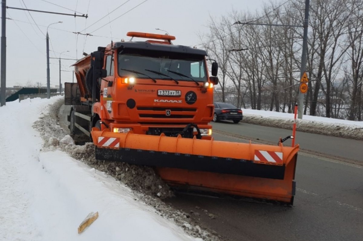    В Челябинске должны убрать снег и вывезти мусор к началу рабочей недели