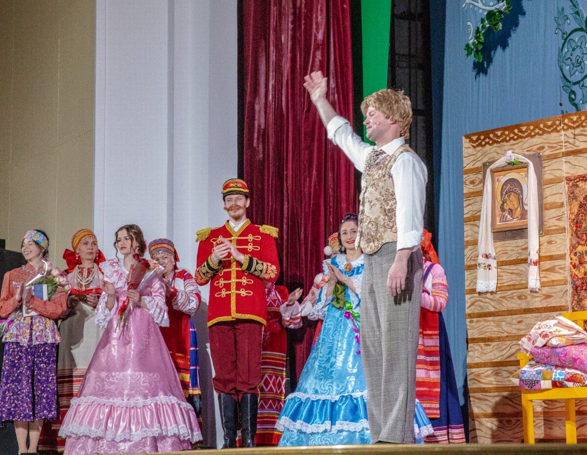 спектакль "Свадьба Бальзаминова" дк имени Конина 